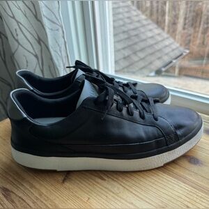 Kizik Vegas Black leather sneakers 13 Wide